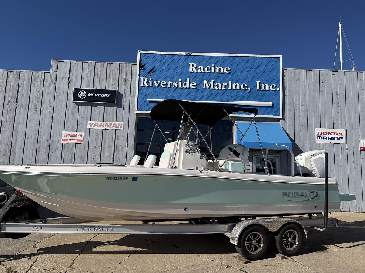 Used 2020 Robalo 226 Cayman