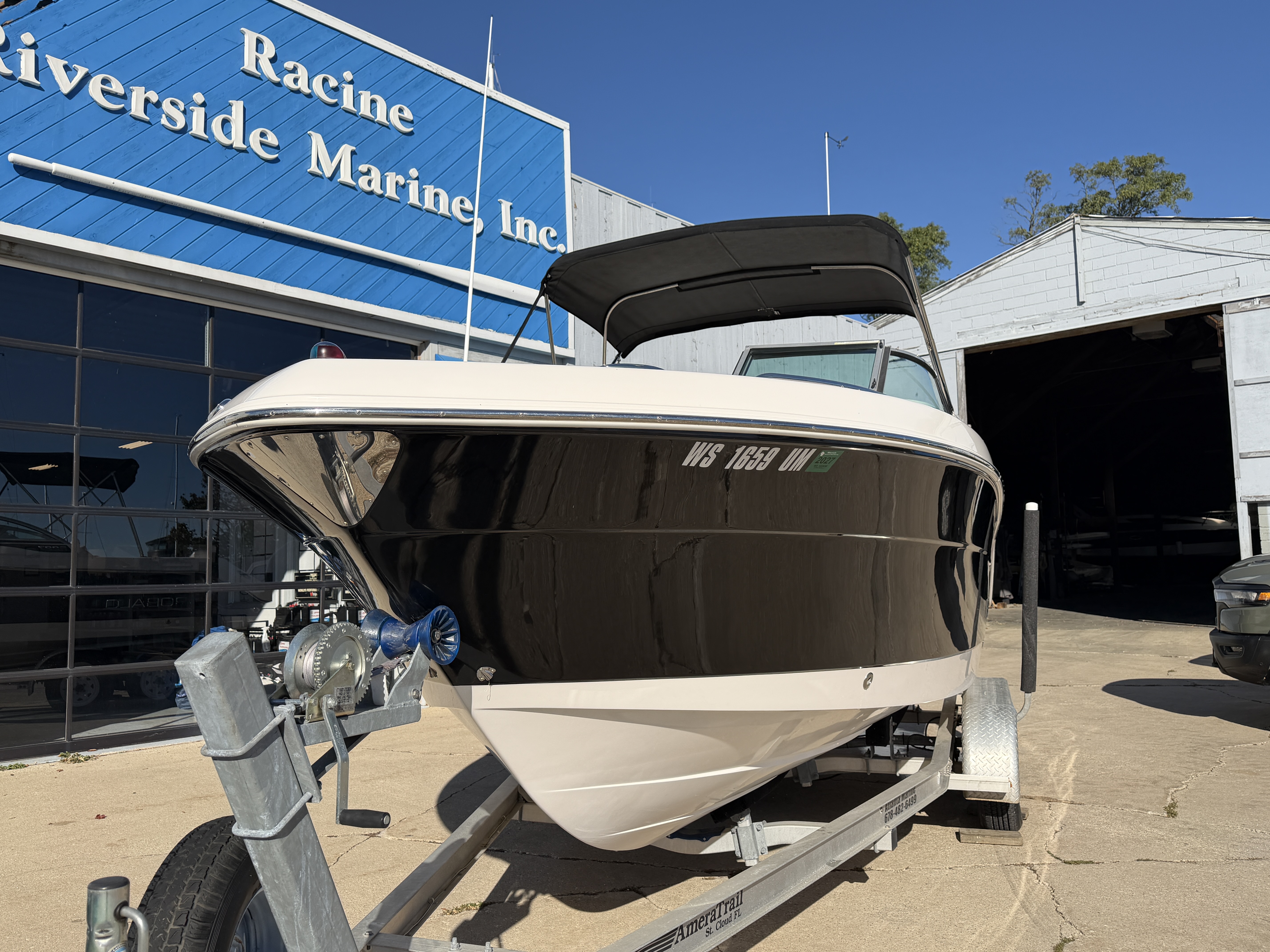 Used 2014 Robalo R227 Dual Console