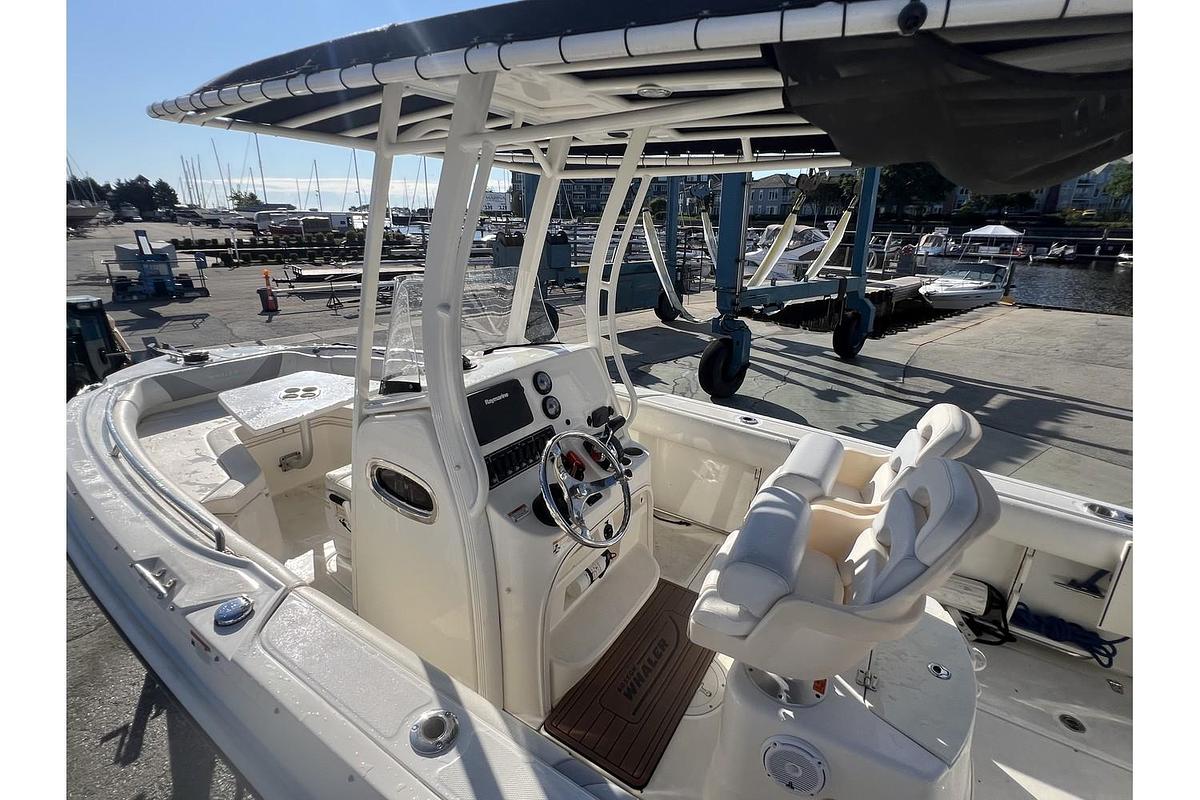 Used 2015 Boston Whaler 220 Outrage