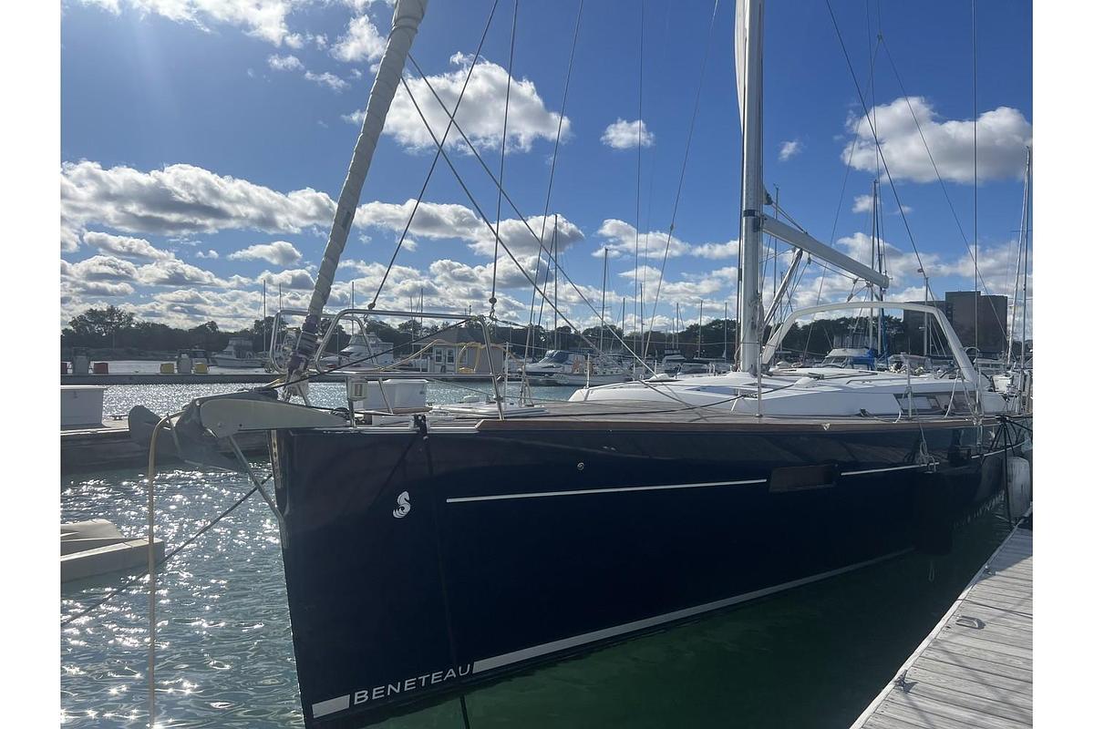 Used 2012 Beneteau Oceanis 45