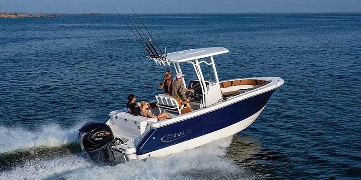 2026 Robalo Center Console R230