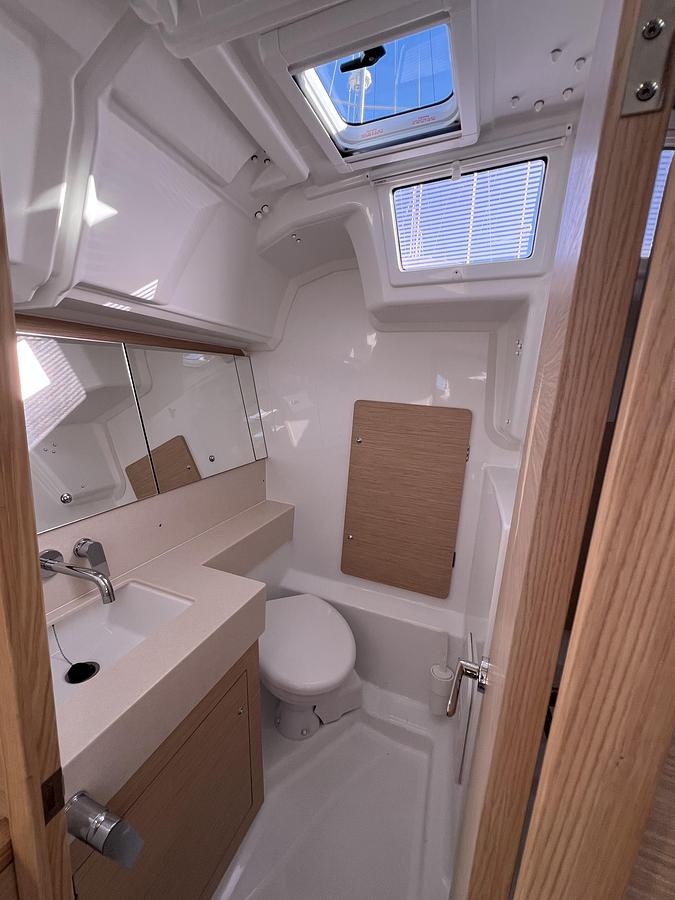 2026 Dufour Yachts D37