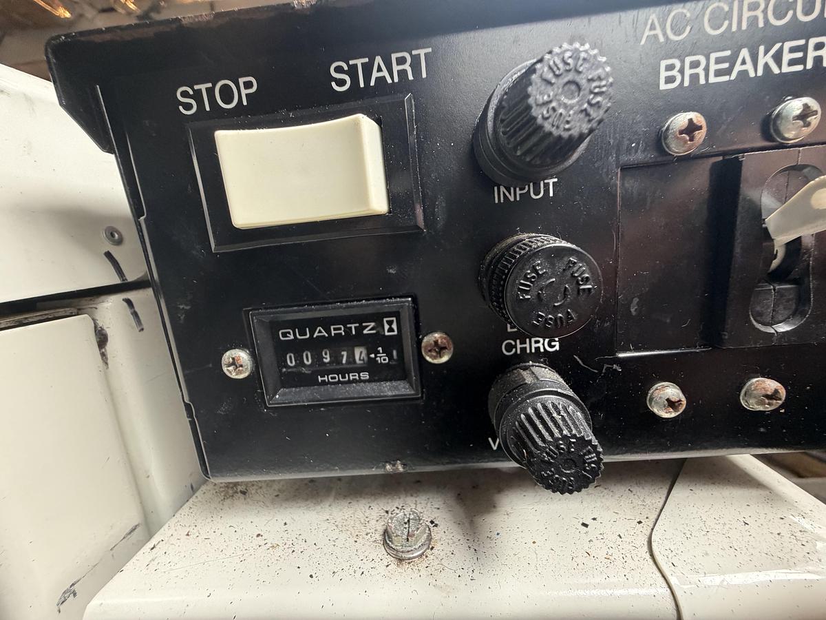 Used 1999 Carver 380 Santego