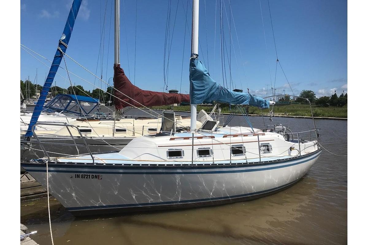 Used 1983 Marlow-Hunter 27 Cherubini