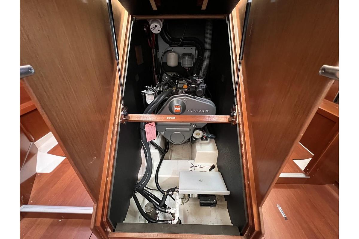 Used 2012 Beneteau Oceanis 45