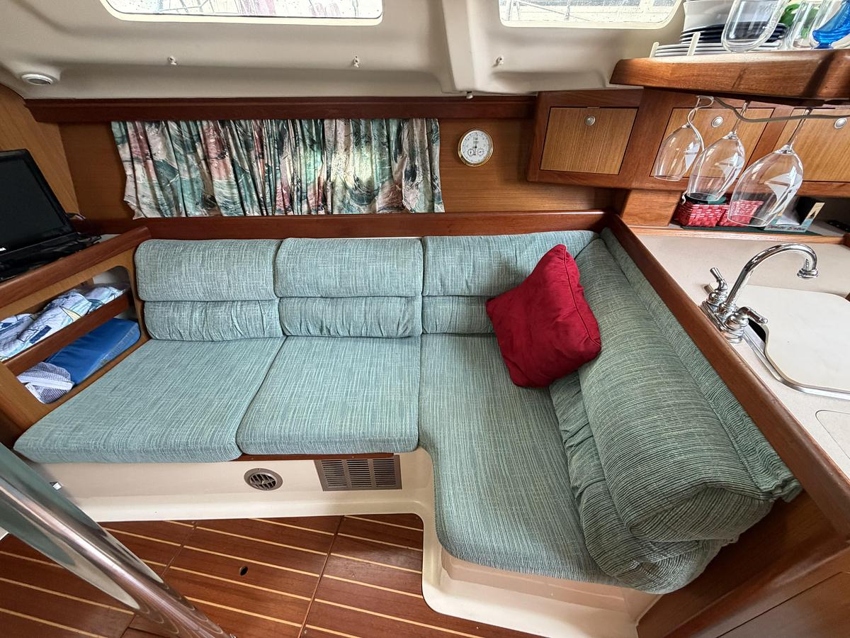 Used 1997 Hunter 310