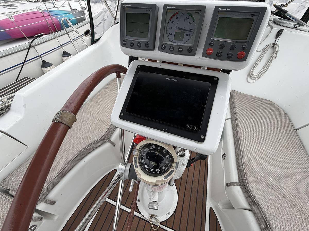Used 2005 Beneteau 373
