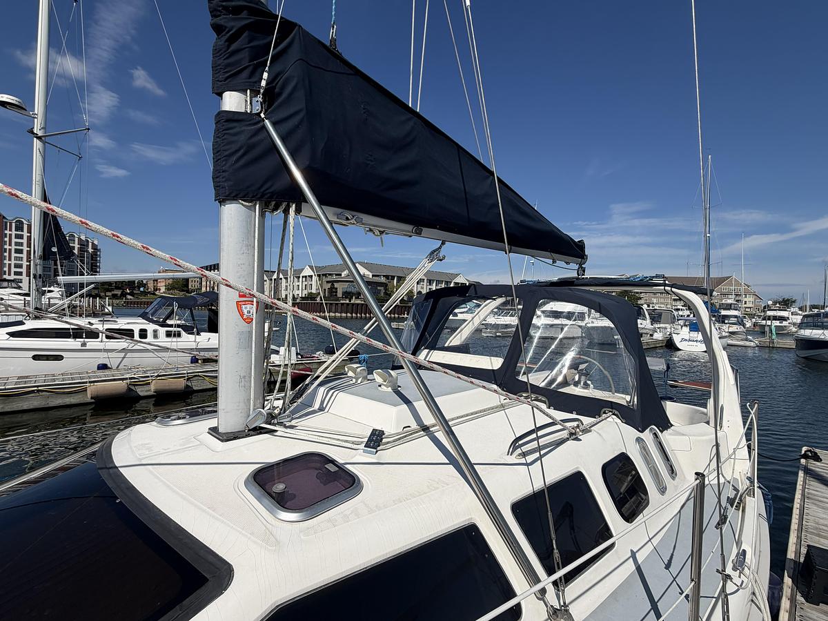 Used 1997 Hunter 310