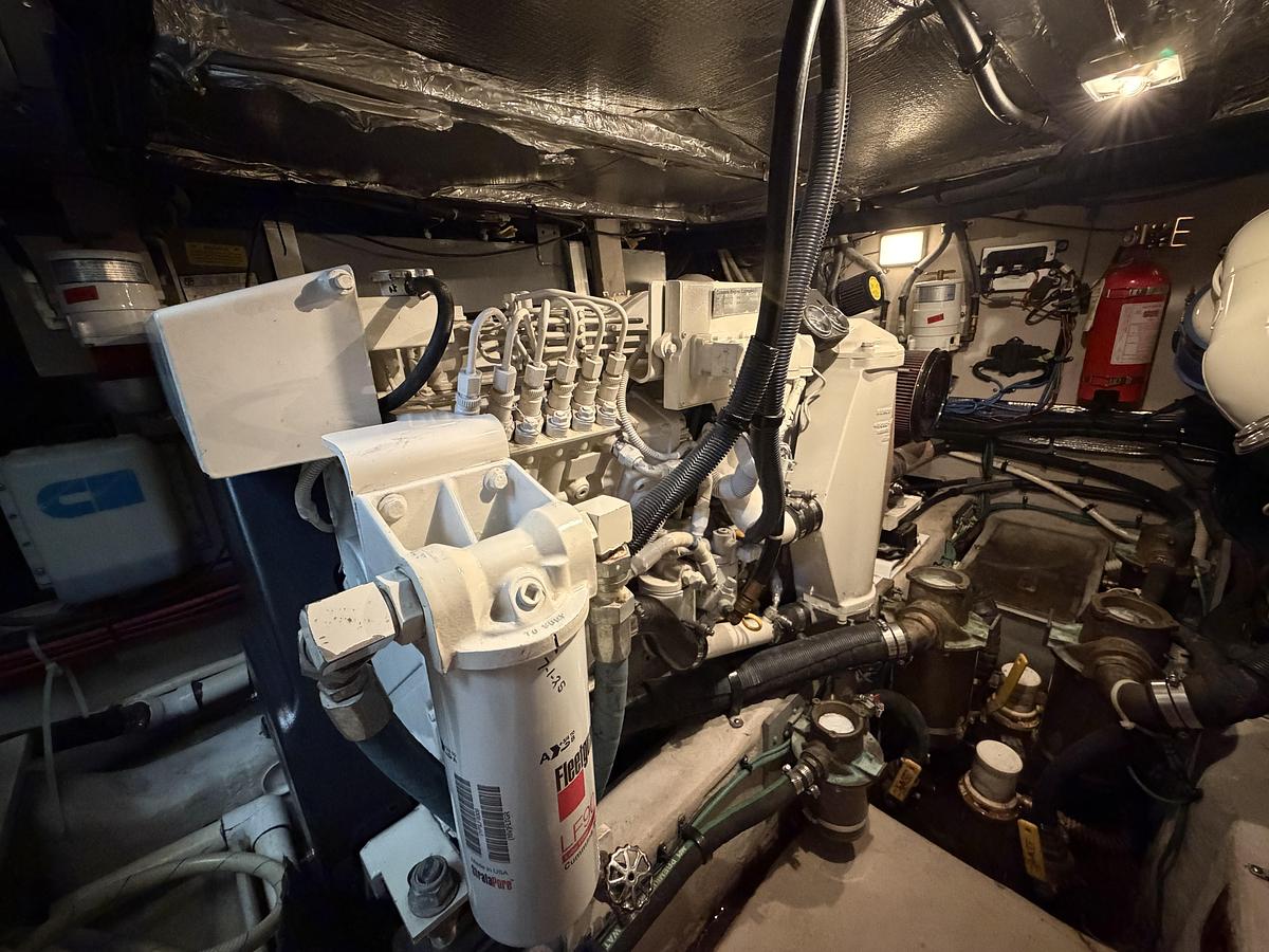 Used 2004 Sea Ray 390 Motor Yacht
