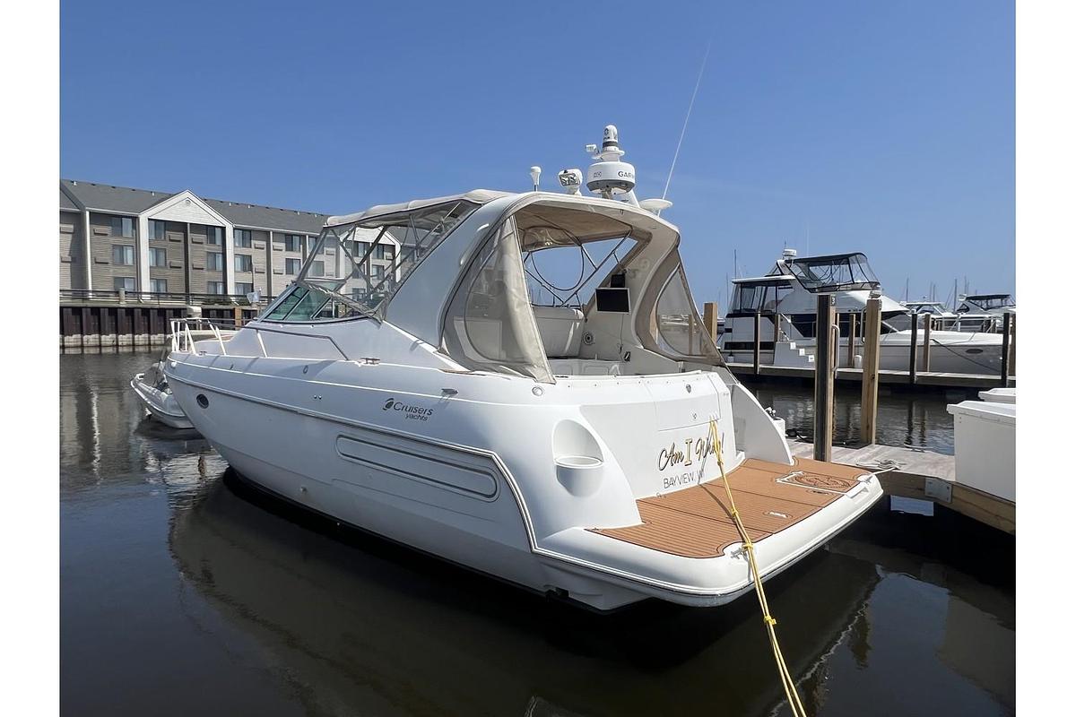Used 2001 Cruisers Yachts 3672