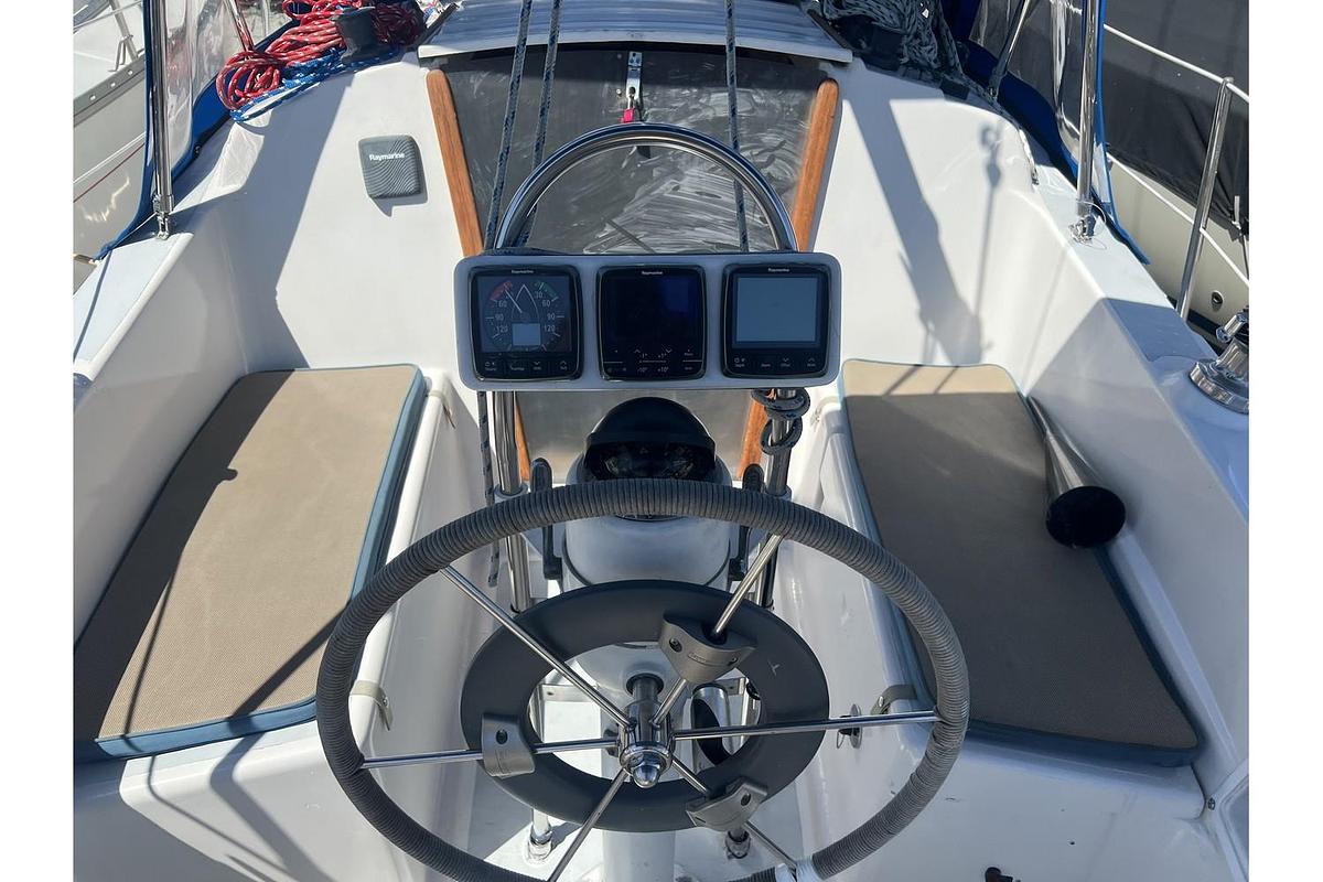 Used 1983 Marlow-Hunter 27 Cherubini