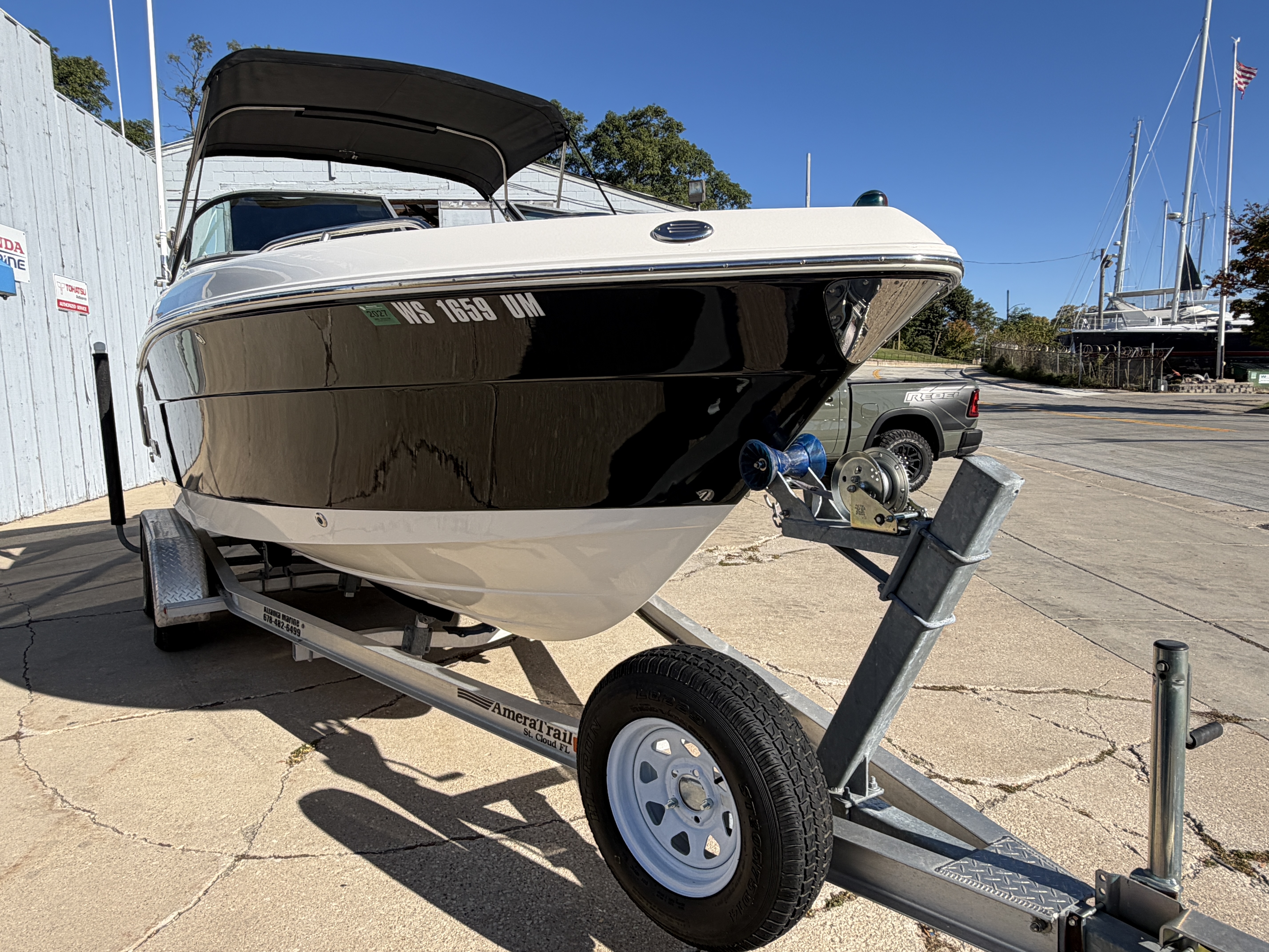 Used 2014 Robalo R227 Dual Console