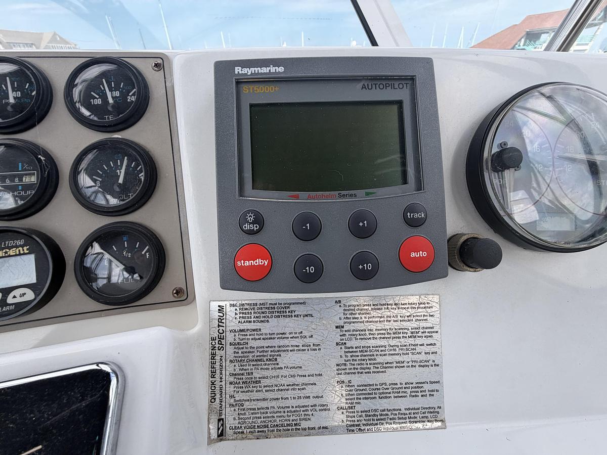 Used 2001 Carver 326 Aft Cabin Motor Yacht