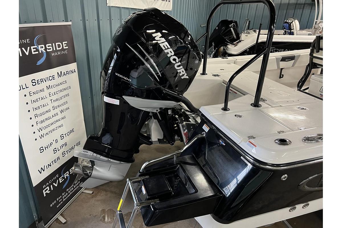 Used 2023 Robalo R-266 Deepwater Black Wide Band