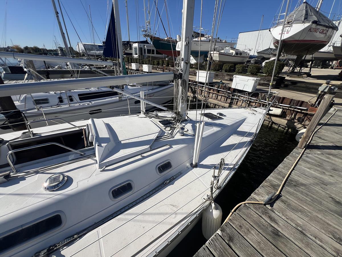 Used 1987 Hunter Legend 37