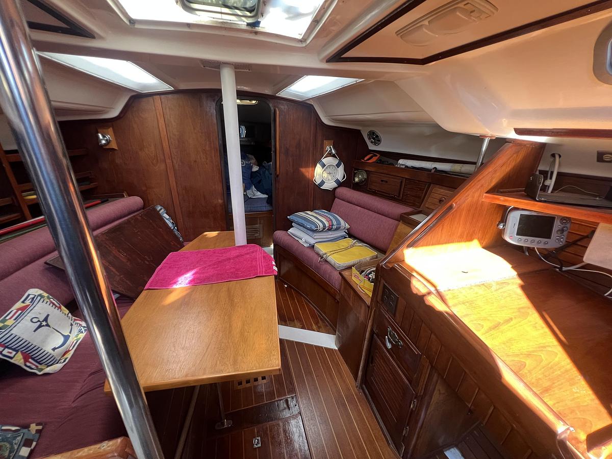 Used 1987 Hunter Legend 37