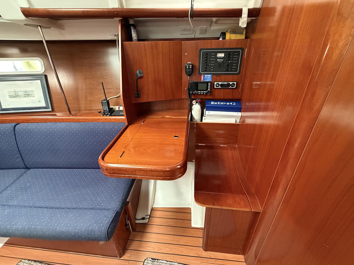Used 2005 Beneteau 373