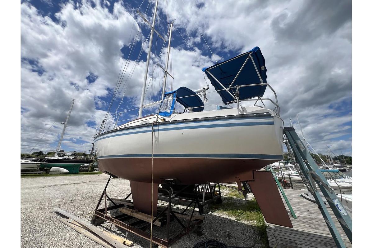 Used 1983 Marlow-Hunter 27 Cherubini