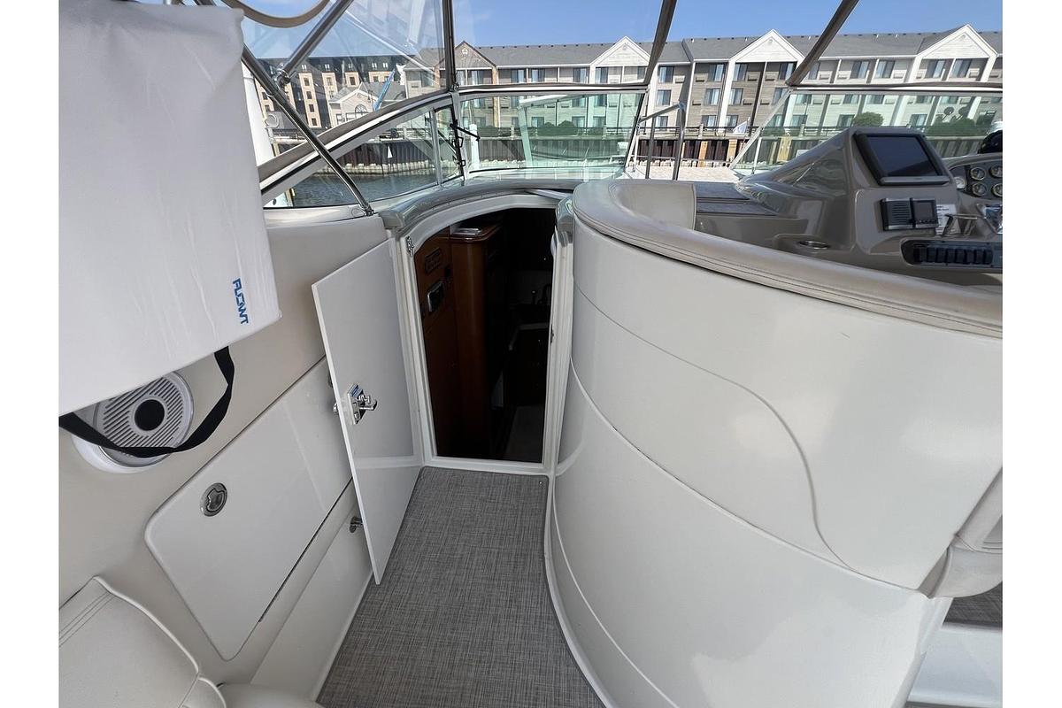 Used 2001 Cruisers Yachts 3672