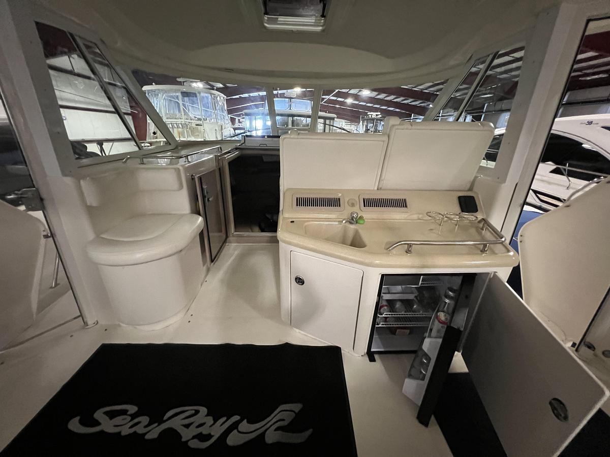 Used 2004 Sea Ray 390 Motor Yacht