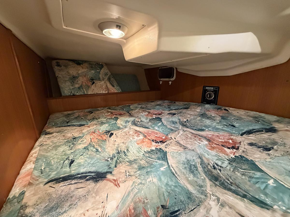 Used 1997 Hunter 310