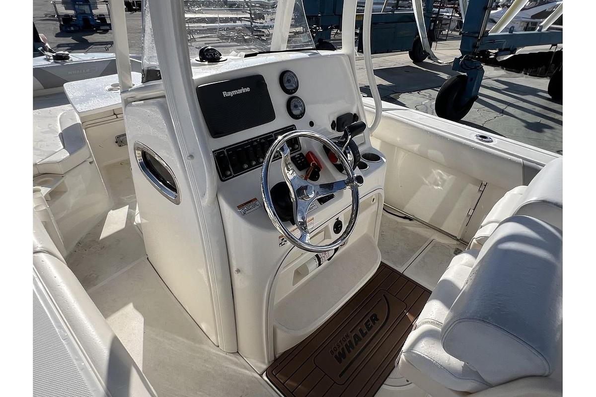 Used 2015 Boston Whaler 220 Outrage