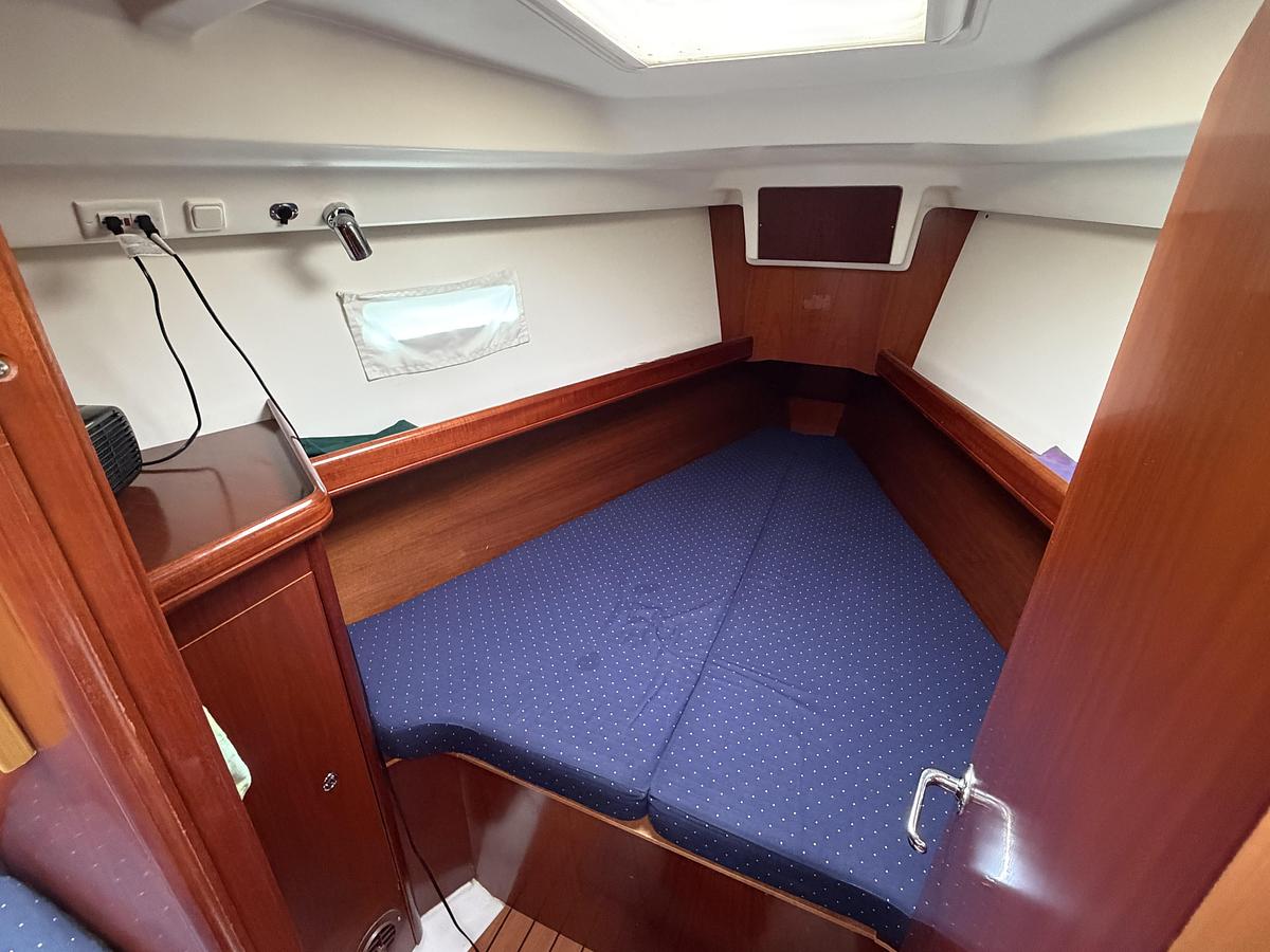 Used 2005 Beneteau 373
