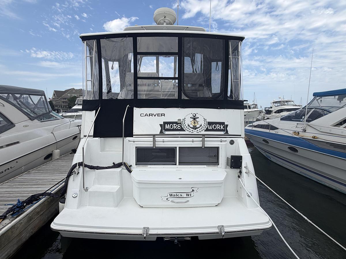Used 2001 Carver 326 Aft Cabin Motor Yacht