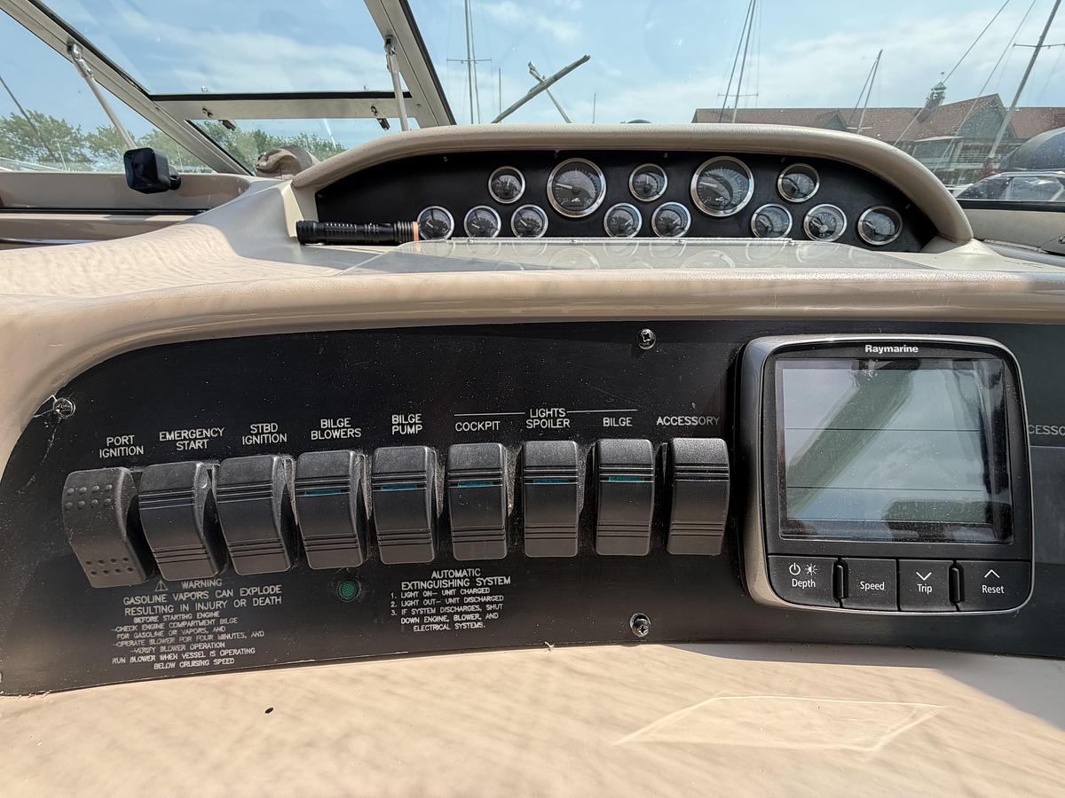 Used 1999 Sea Ray Sundancer 330