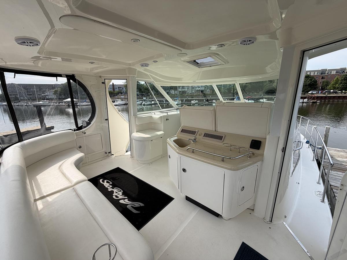 Used 2004 Sea Ray 390 Motor Yacht