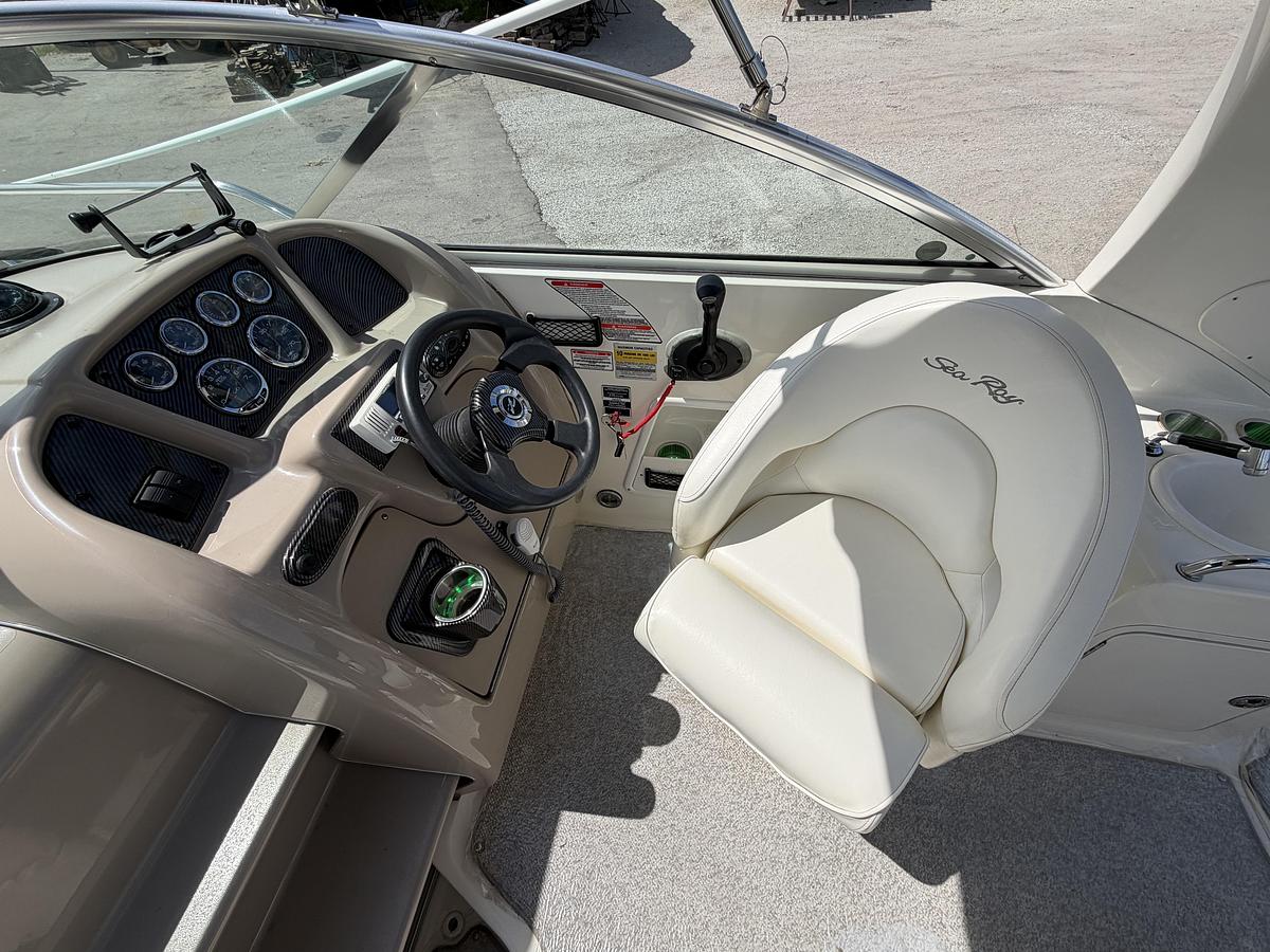 Used 2004 Sea Ray Sundancer 260