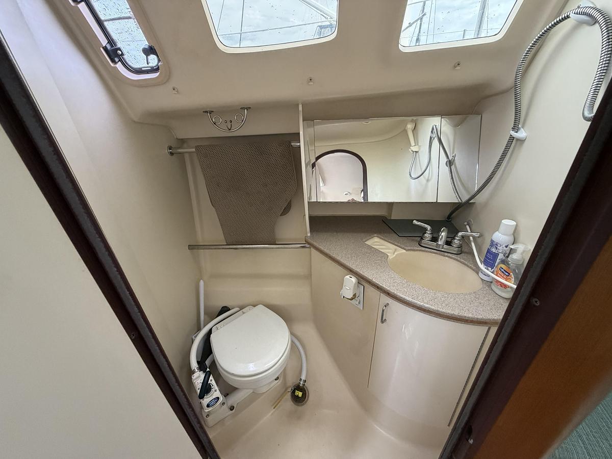 Used 1997 Hunter 310