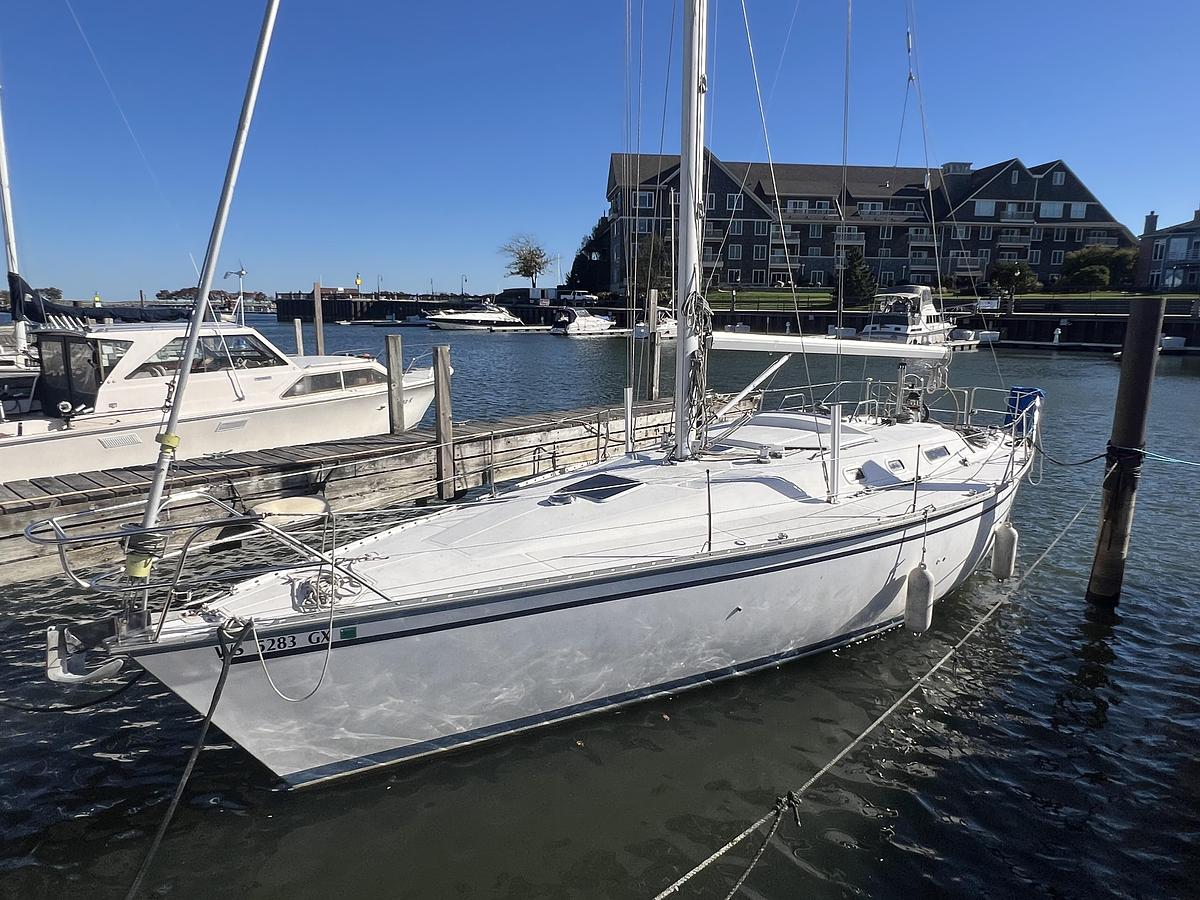 Used 1987 Hunter Legend 37