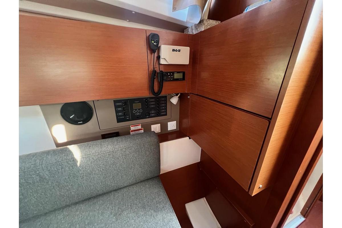 Used 2019 Beneteau Oceanis 35.1