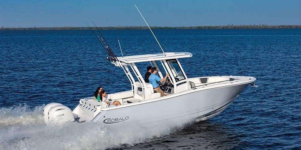 2026 Robalo Center Console R270