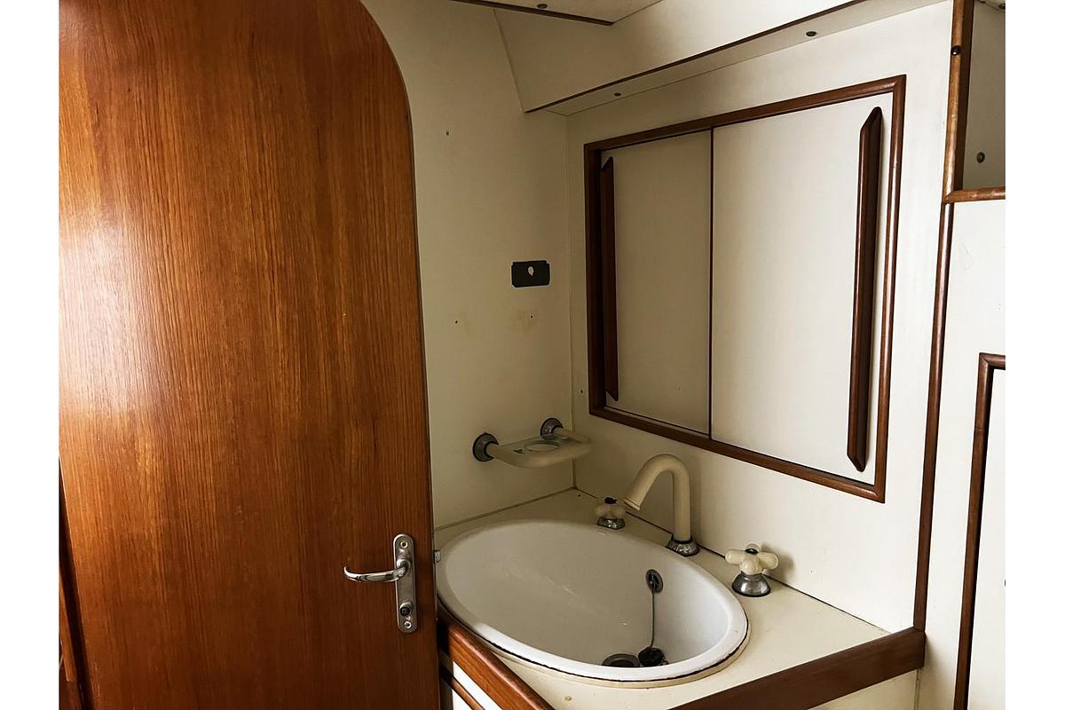 Used 1987 Oyster 46.5