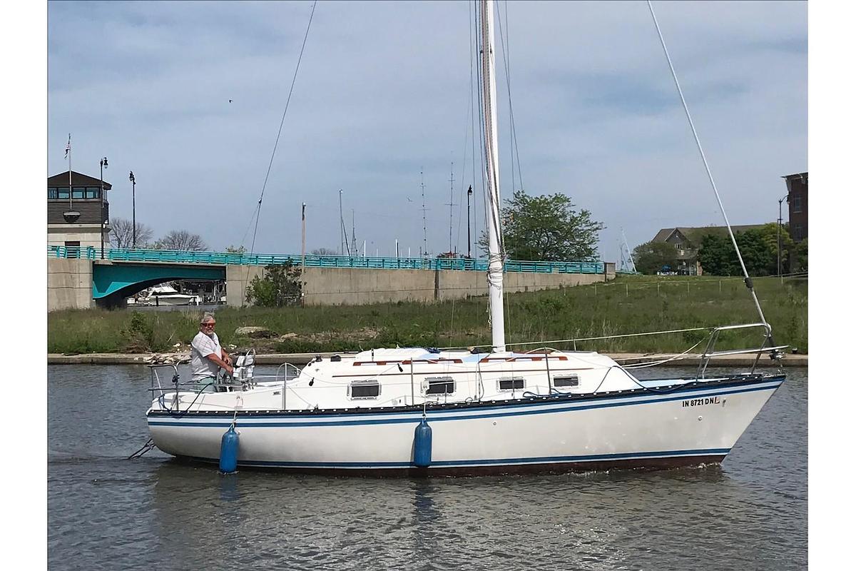 Used 1983 Marlow-Hunter 27 Cherubini