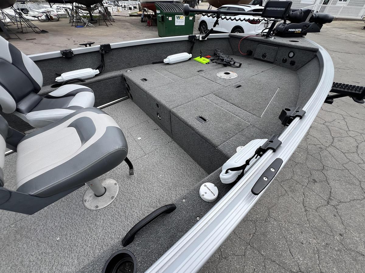 Used 2014 Alumacraft Competitor 165 Tiller