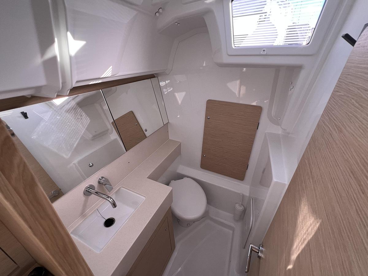 2026 Dufour Yachts D37