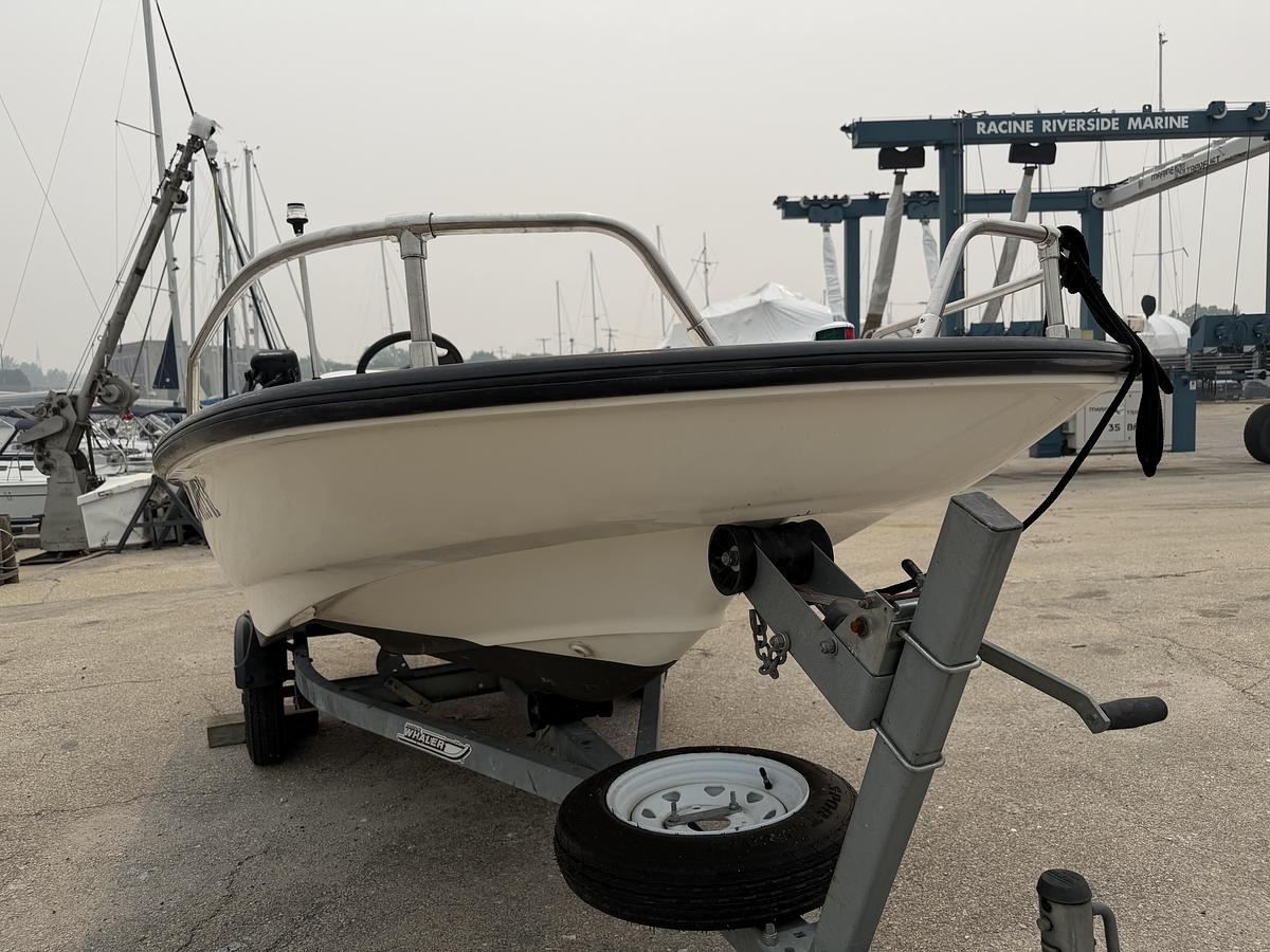 Used 2002 Boston Whaler 130 Sport