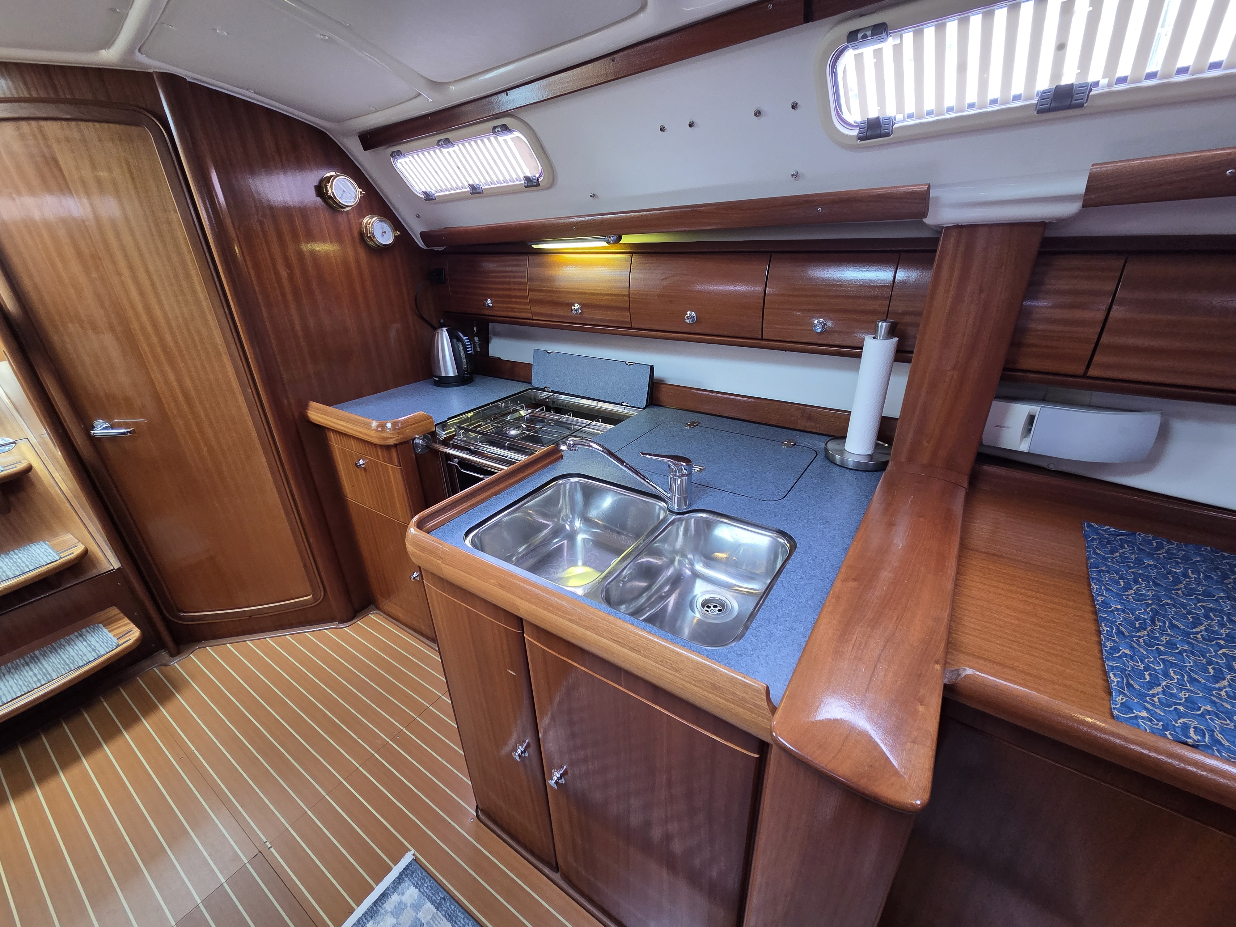 Used 2004 Bavaria 38