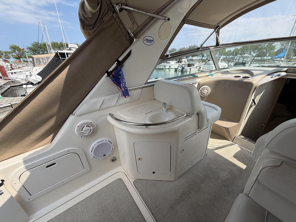 Used 1999 Sea Ray Sundancer 330