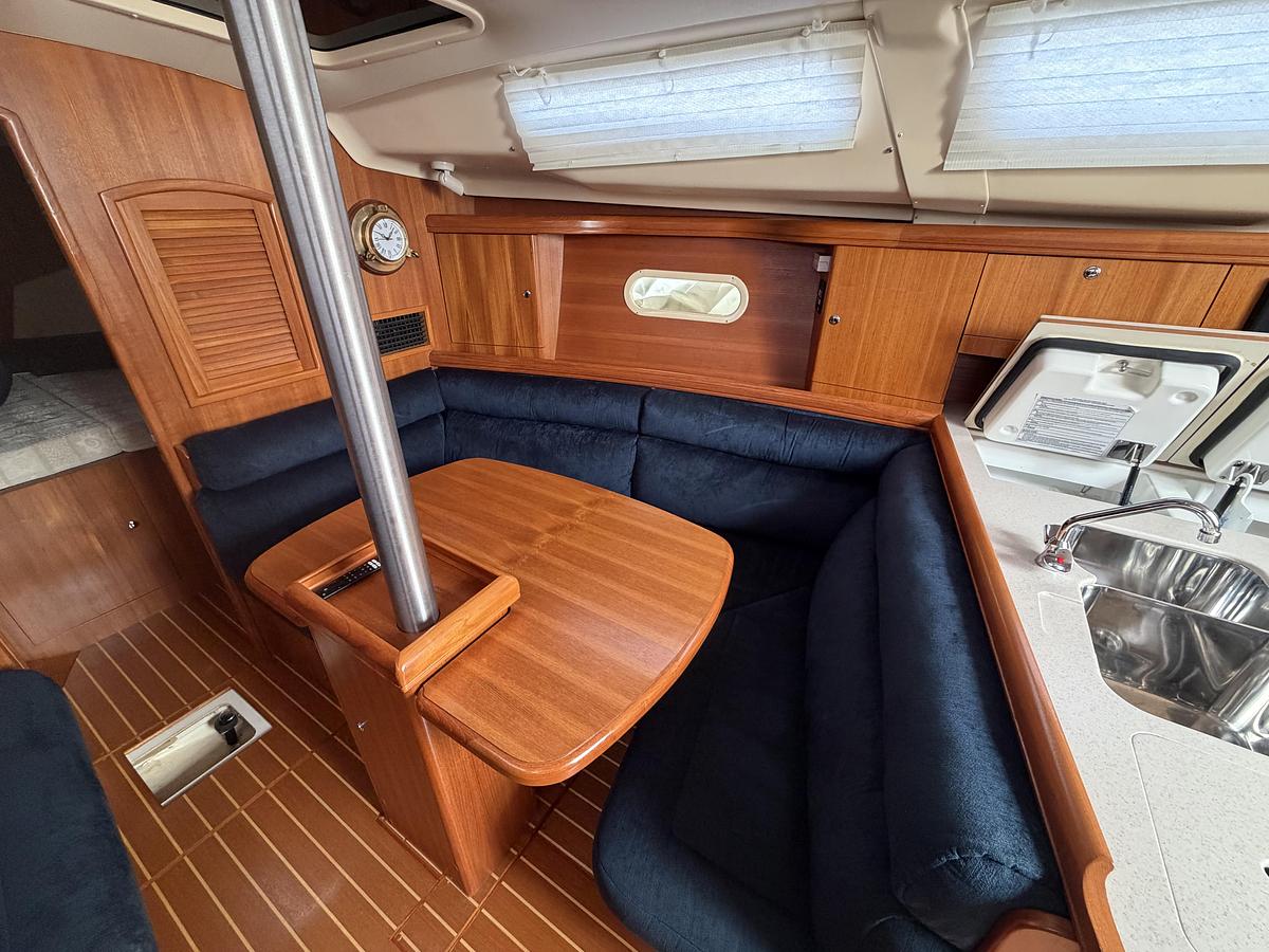 Used 2003 Hunter 356
