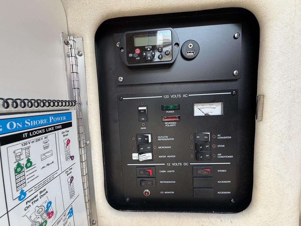 Used 2004 Sea Ray Sundancer 260