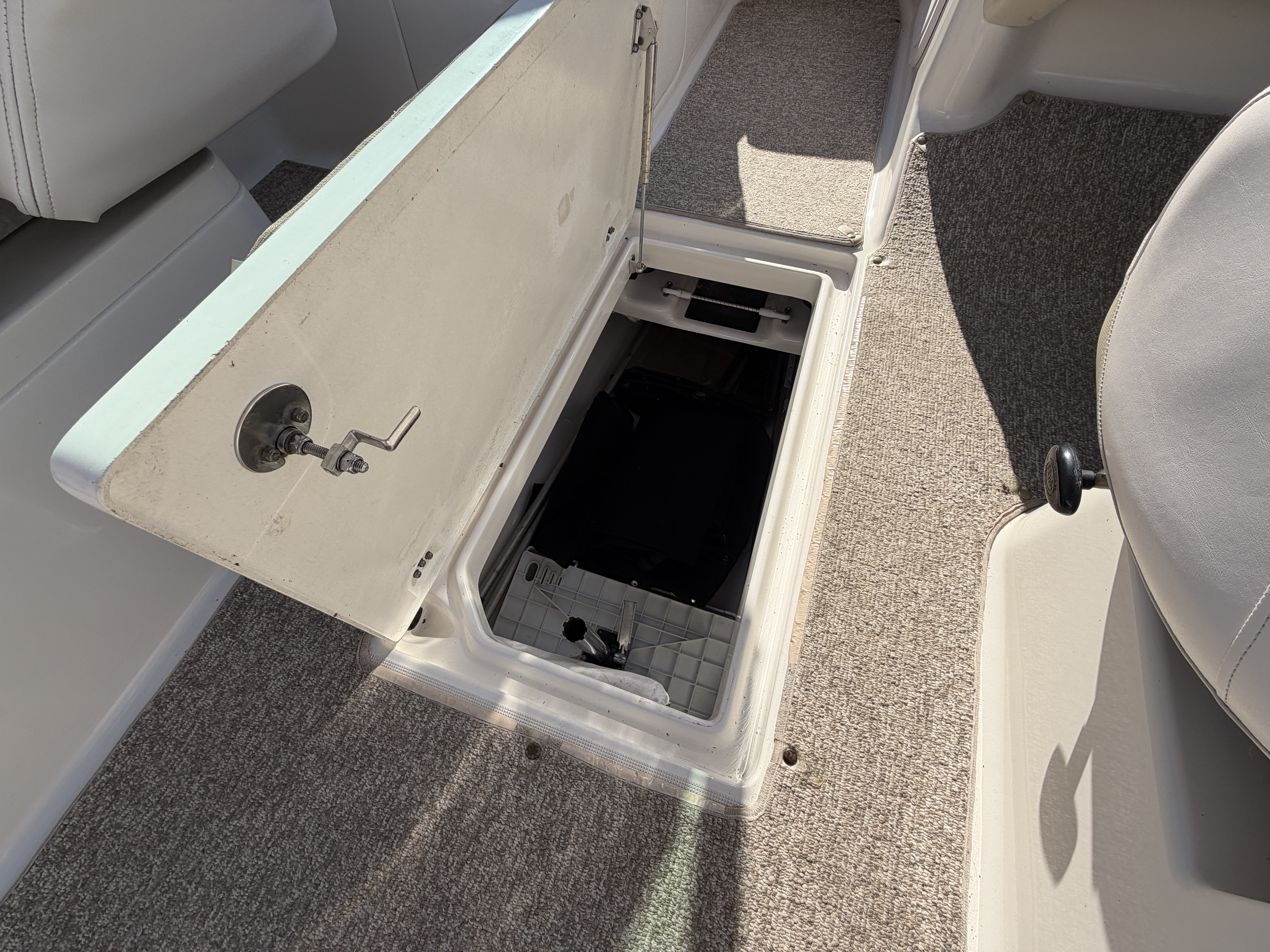Used 2014 Robalo R227 Dual Console