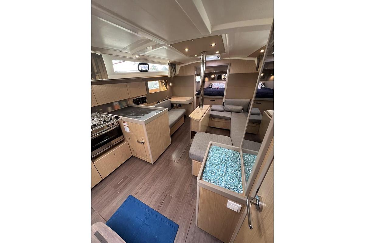 Used 2019 Beneteau Oceanis 41.1