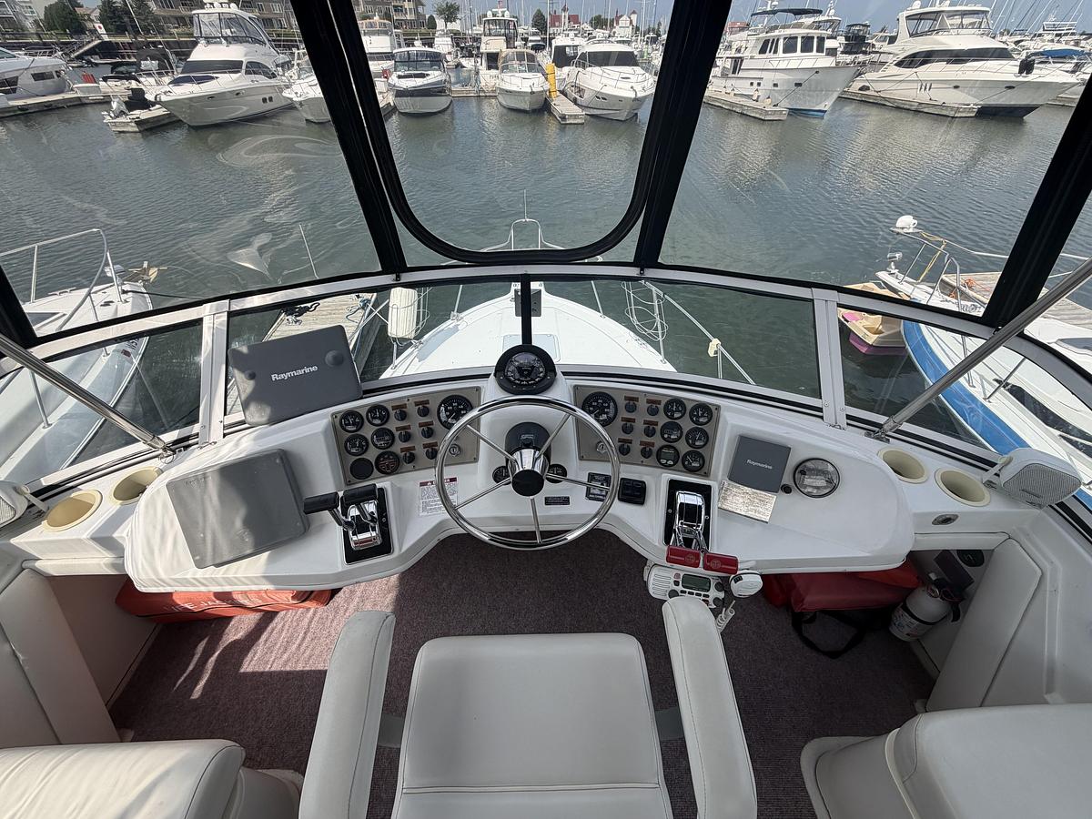 Used 2001 Carver 326 Aft Cabin Motor Yacht
