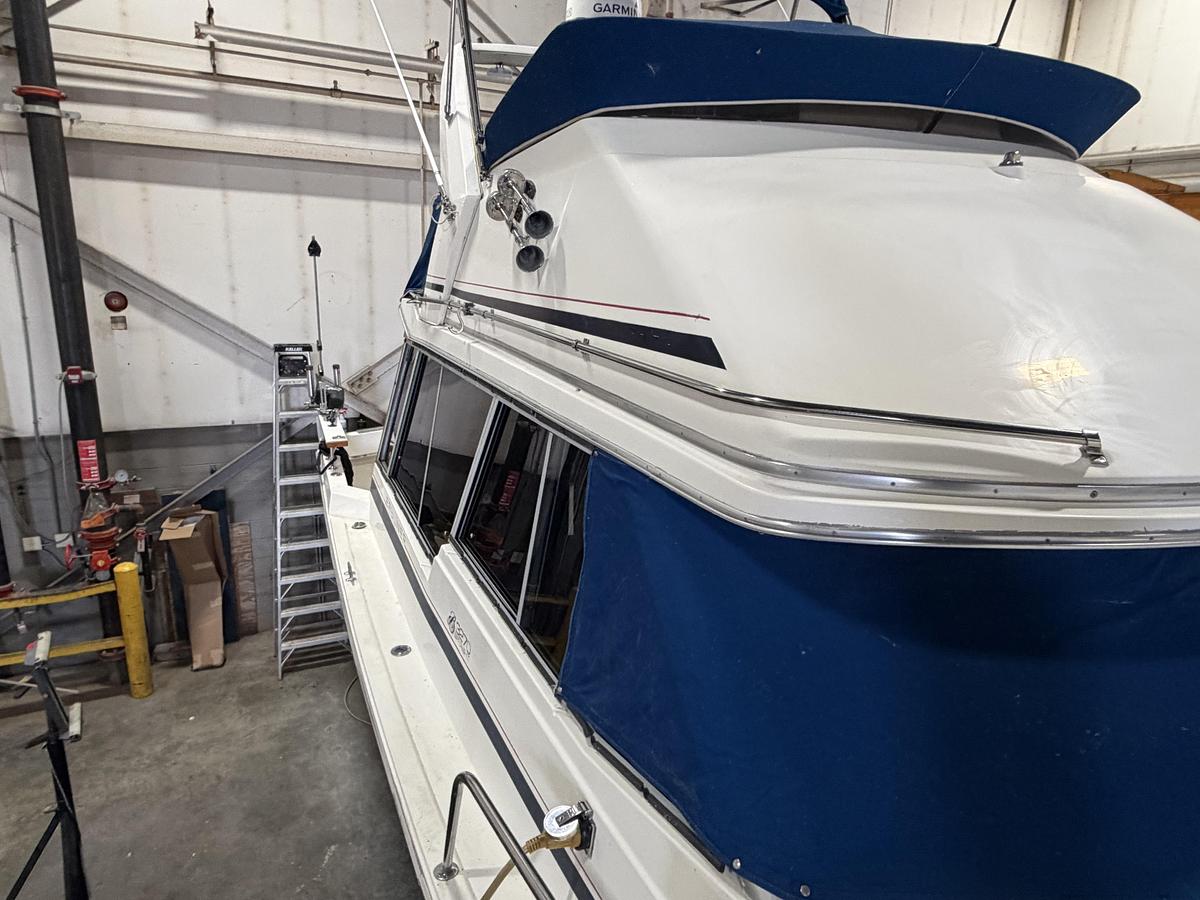 Used 1986 Bayliner 3270
