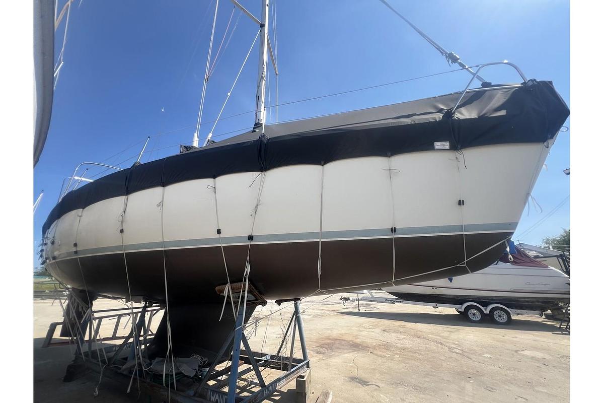 Used 1988 Hunter 333