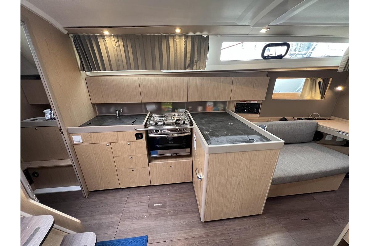 Used 2019 Beneteau Oceanis 41.1